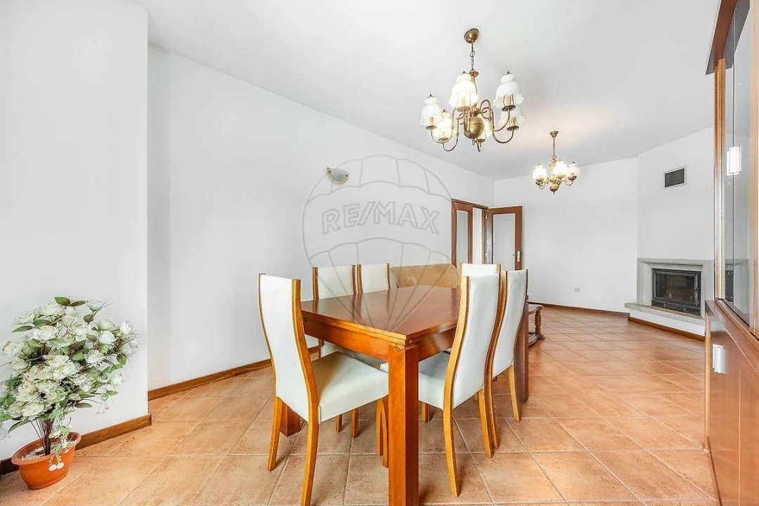 Apartamento T3 para Venda em Aguas Santas Foto 2