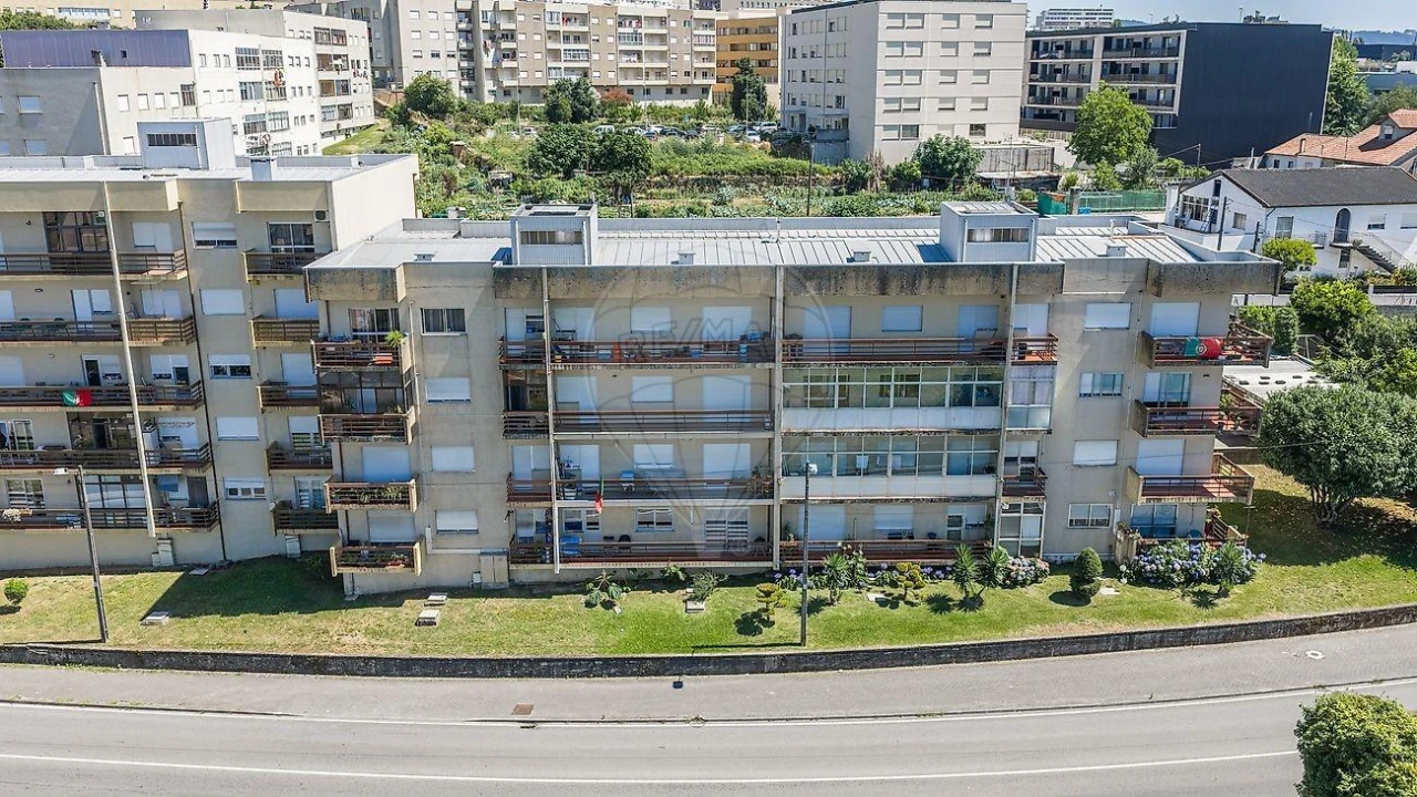 Apartamento T3 para Venda em Braga (Maximinos, Sé e Cividade) Foto 8