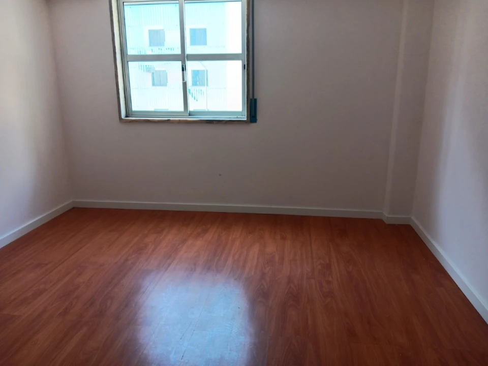 Apartamento T2 para Venda em Algueirão-Mem Martins Foto 4