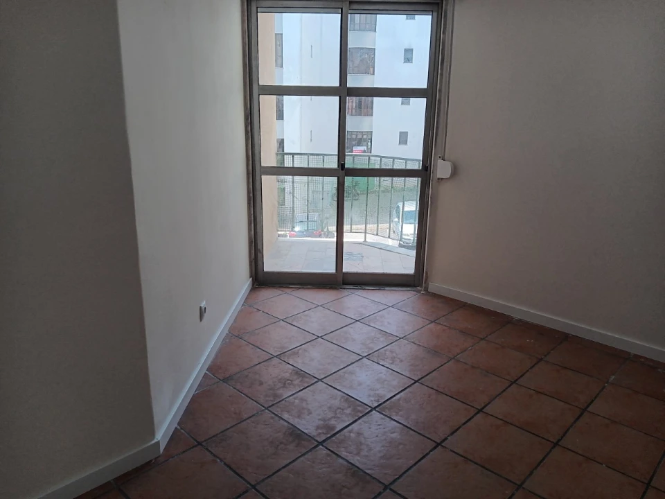 Apartamento T2 para Venda em Algueirão-Mem Martins Foto 13