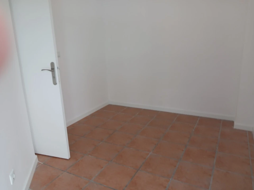 Apartamento T2 para Venda em Algueirão-Mem Martins Foto 22