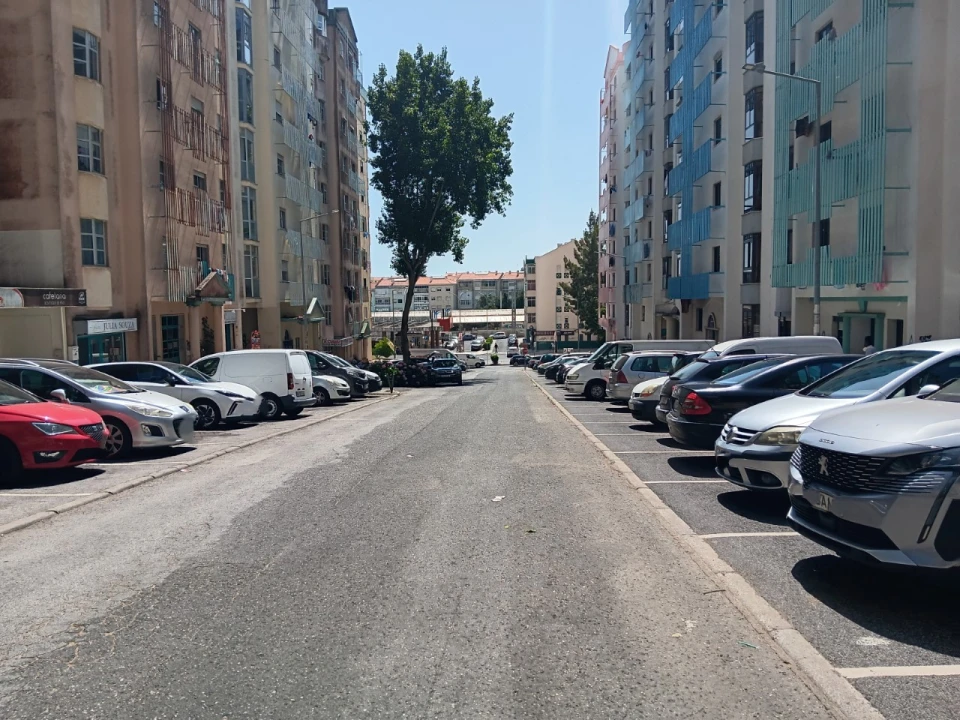 Apartamento T2 para Venda em Algueirão-Mem Martins Foto 30