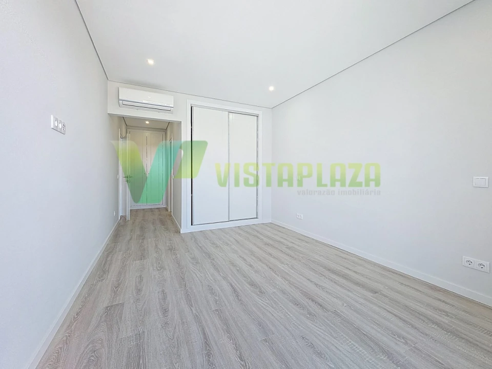 Apartamento T2 para Venda em Alvor Foto 16