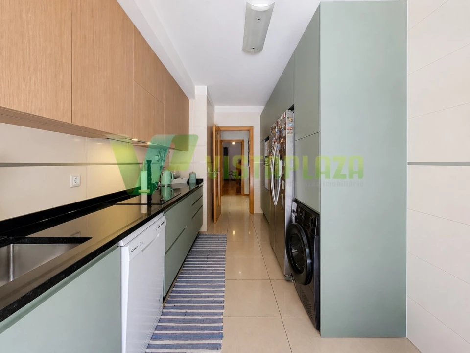 Apartamento T3 para Venda em Portimão Foto 5