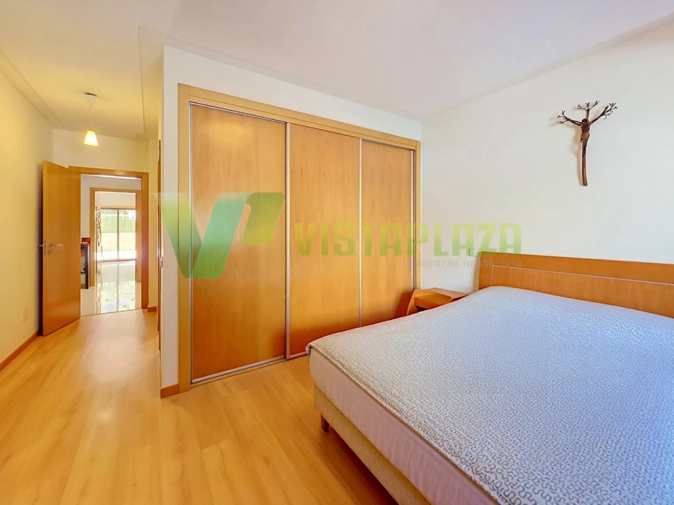 Apartamento T3 para Venda em Portimão Foto 7