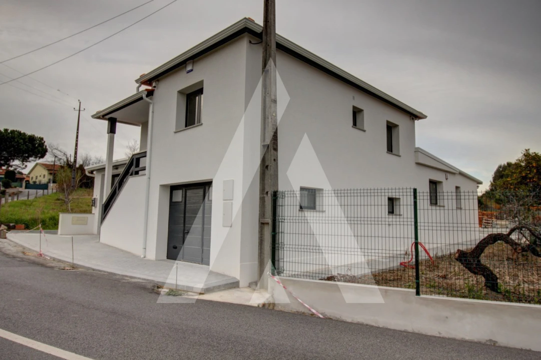 Moradia T2 para Venda em Oliveira do Bairro Foto 2