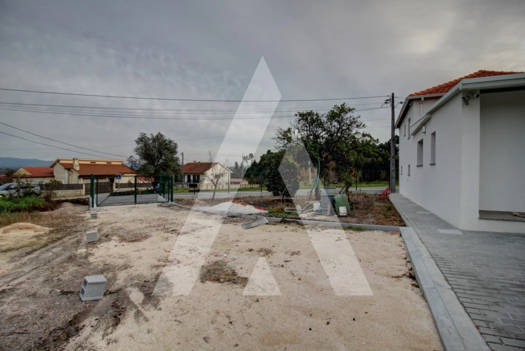 Moradia T2 para Venda em Oliveira do Bairro Foto 40