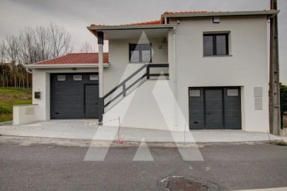 Moradia T2 para Venda em Oliveira do Bairro