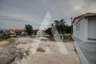 Moradia T2 para Venda em Oliveira do Bairro