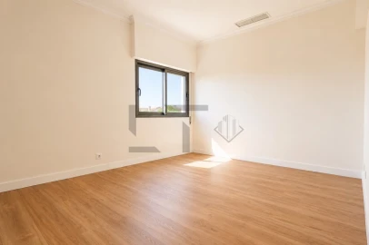 Moradia T4 para Venda em Corroios