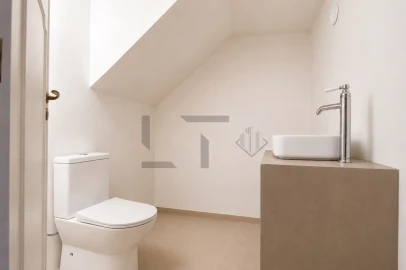 Moradia T4 para Venda em Corroios