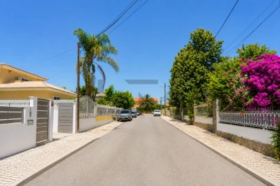 Moradia T4 para Venda em Corroios