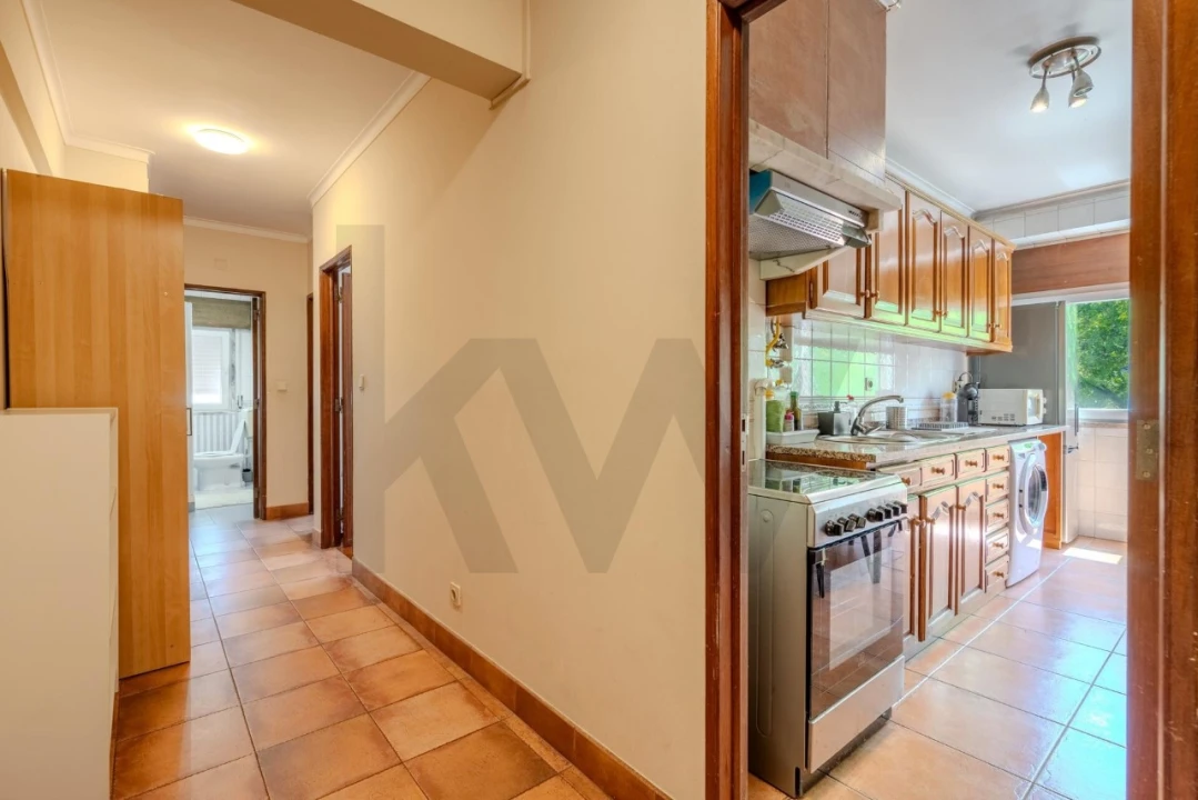 Apartamento T2 para Venda em Algés, Linda-A-Velha e Cruz Quebrada-Dafundo Foto 2