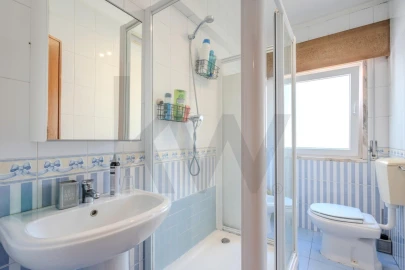 Apartamento T2 para Venda em Algés, Linda-A-Velha e Cruz Quebrada-Dafundo