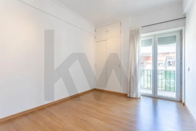 Apartamento T2 para Venda em Santo António dos Cavaleiros e Frielas