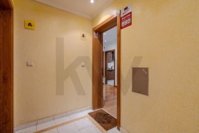 Apartamento T2 para Venda em Carnaxide e Queijas