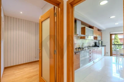 Apartamento T2 para Venda em Carnaxide e Queijas