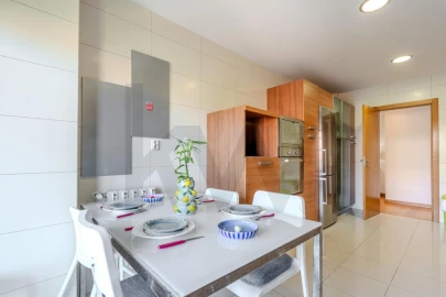 Apartamento T2 para Venda em Carnaxide e Queijas