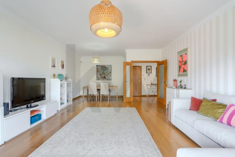 Apartamento T2 para Venda em Carnaxide e Queijas Foto 10