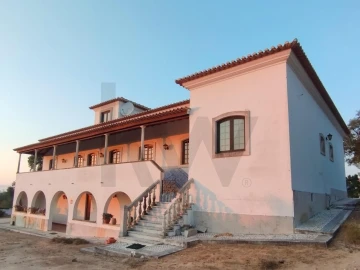 Moradia T6 para Venda em Chamusca e Pinheiro Grande