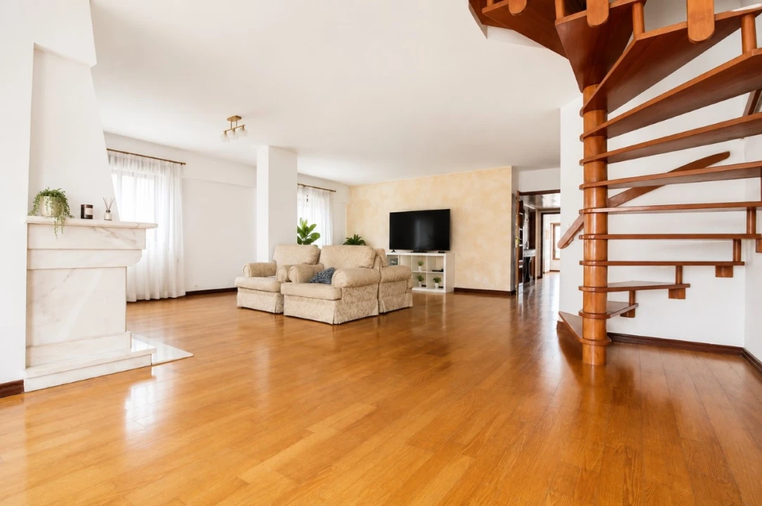 Apartamento T3 para Venda em Rio de Mouro Foto 2