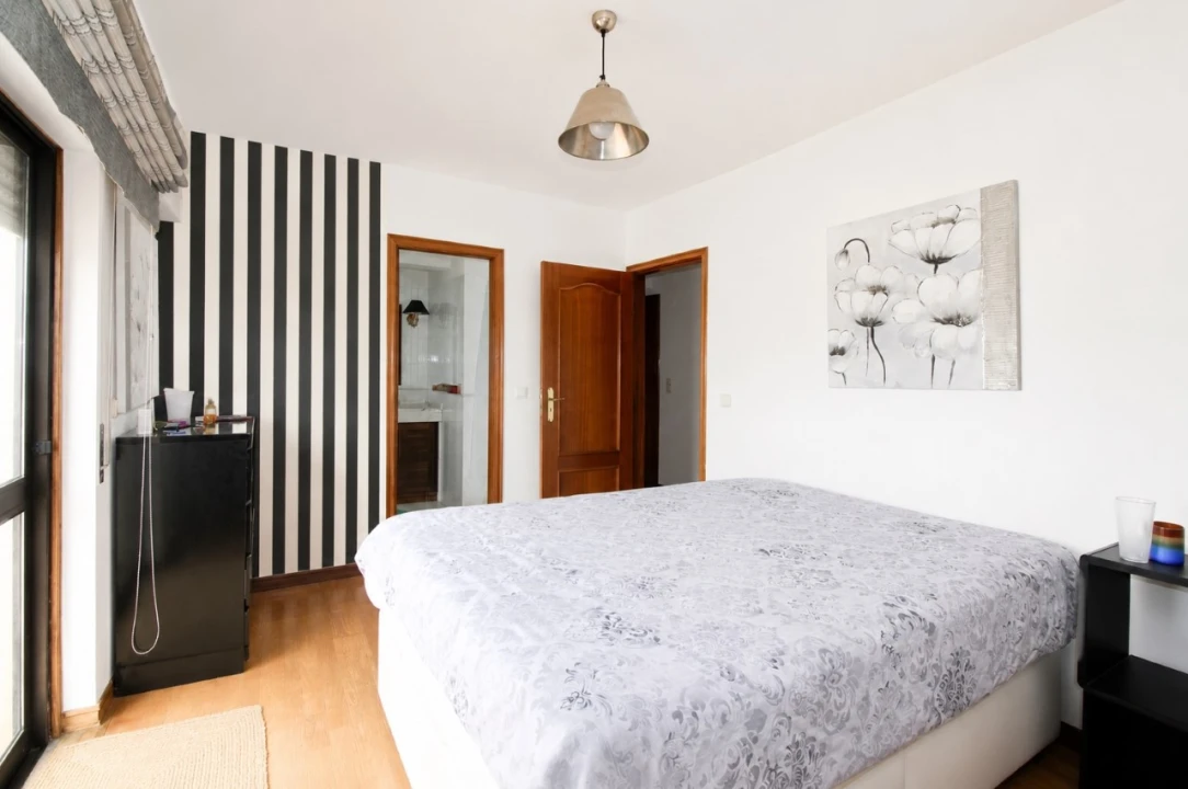 Apartamento T3 para Venda em Rio de Mouro Foto 17