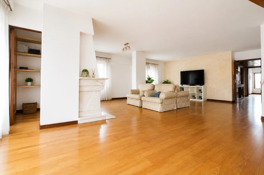 Apartamento T3 para Venda em Rio de Mouro Foto 4