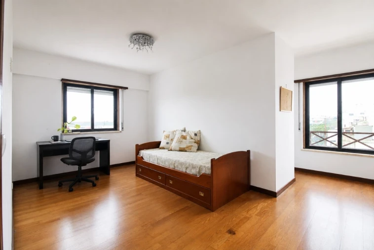 Apartamento T3 para Venda em Rio de Mouro Foto 14