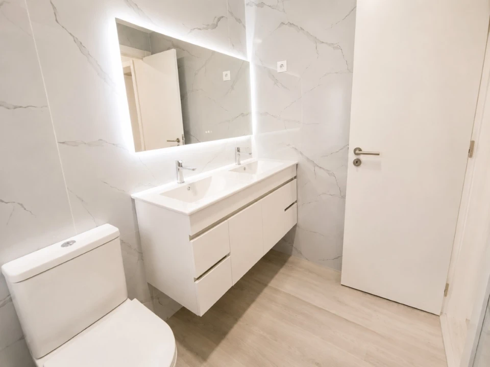 Apartamento T4 para Venda em Amora Foto 6