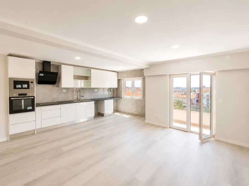 Apartamento T4 para Venda em Amora Foto 3