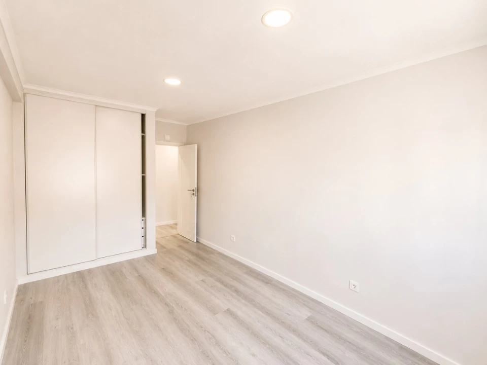 Apartamento T4 para Venda em Amora Foto 7