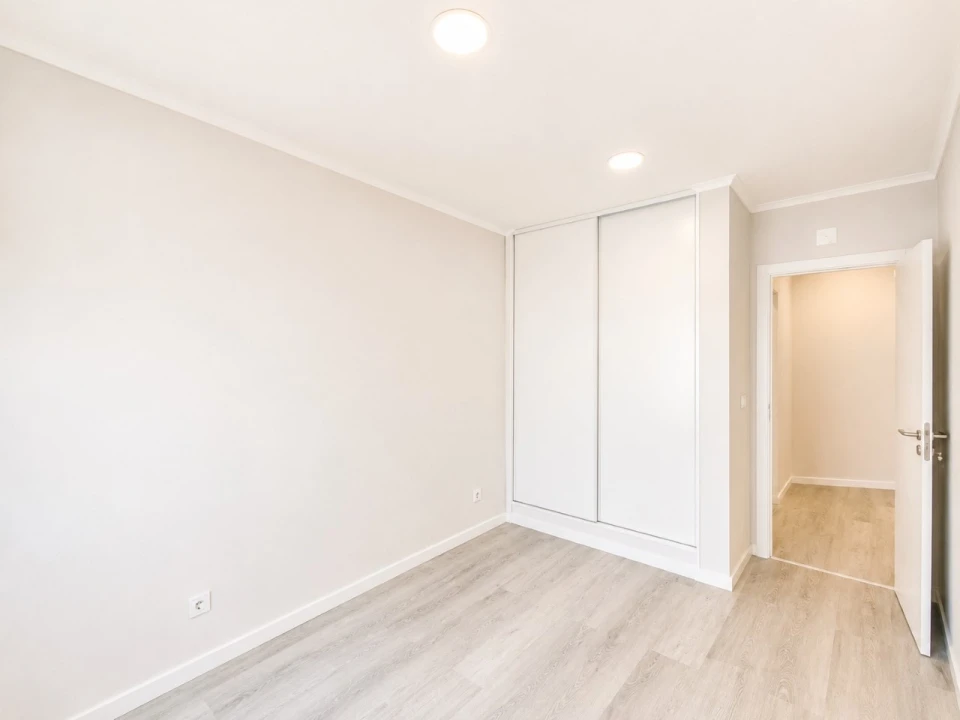 Apartamento T4 para Venda em Amora Foto 8