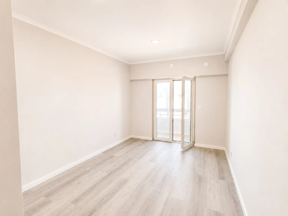 Apartamento T4 para Venda em Amora Foto 9