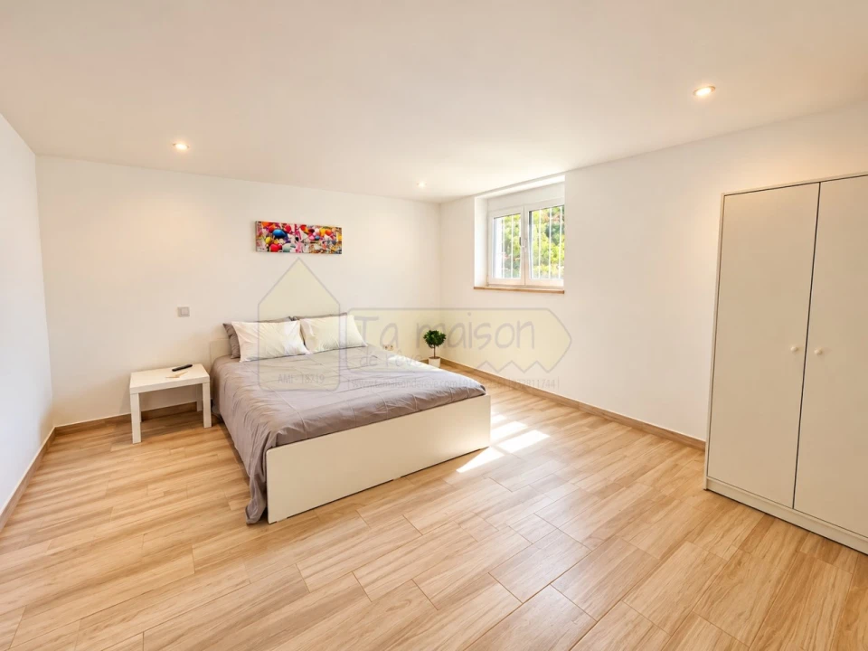 Moradia T4 para Venda em Santa Barbara de Nexe Foto 27