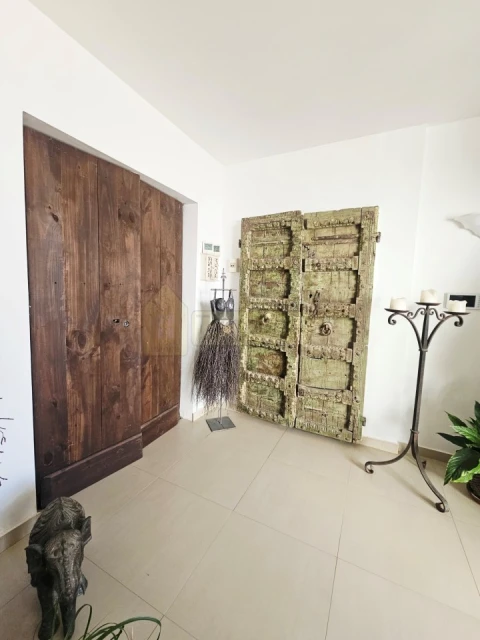 Moradia T4 para Venda em Santa Barbara de Nexe