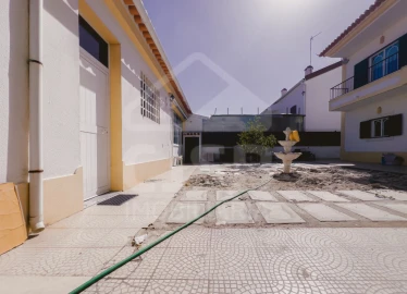 Moradia T4 para Venda em Samora Correia
