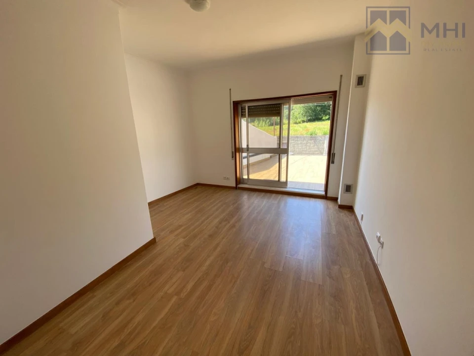 Apartamento T2 para Venda em Gulpilhares e Valadares Foto 1