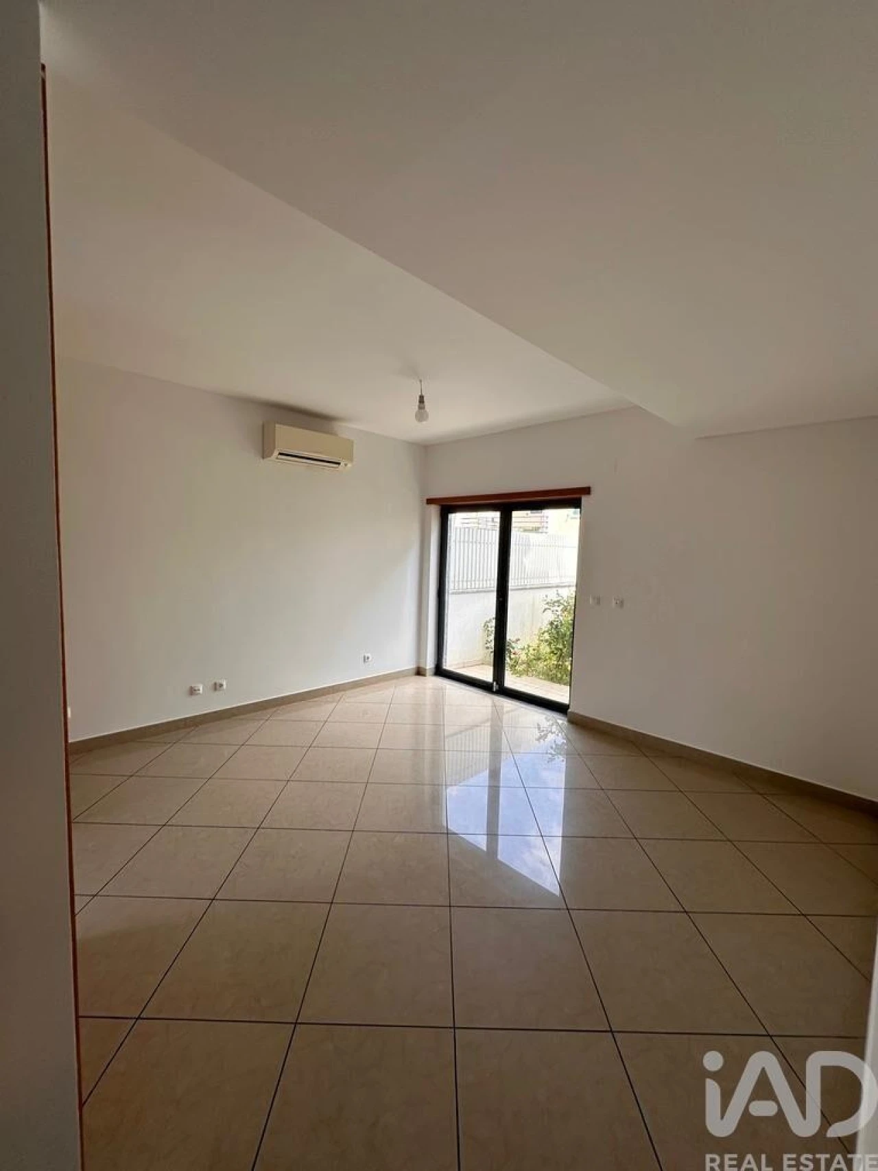 Moradia T5 para Venda em Charneca de Caparica e Sobreda Foto 4