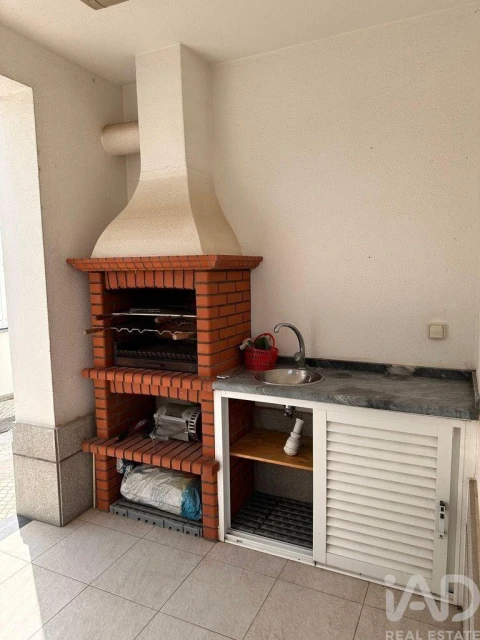 Moradia T5 para Venda em Charneca de Caparica e Sobreda