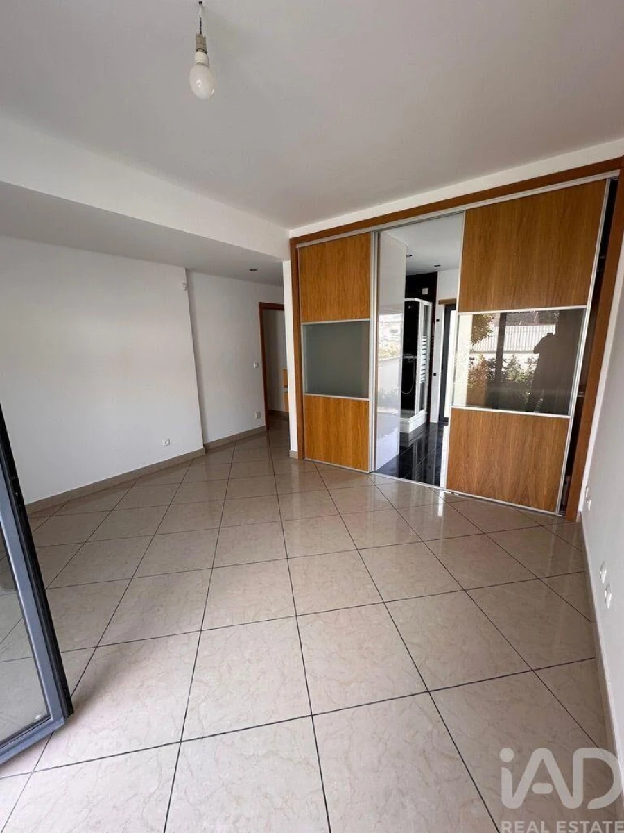 Moradia T5 para Venda em Charneca de Caparica e Sobreda Foto 5