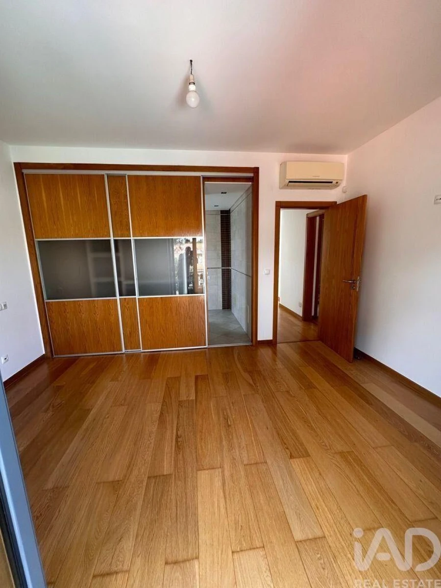 Moradia T5 para Venda em Charneca de Caparica e Sobreda Foto 14