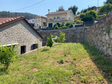 Moradia T2 para Venda em São Jorge e Ermelo