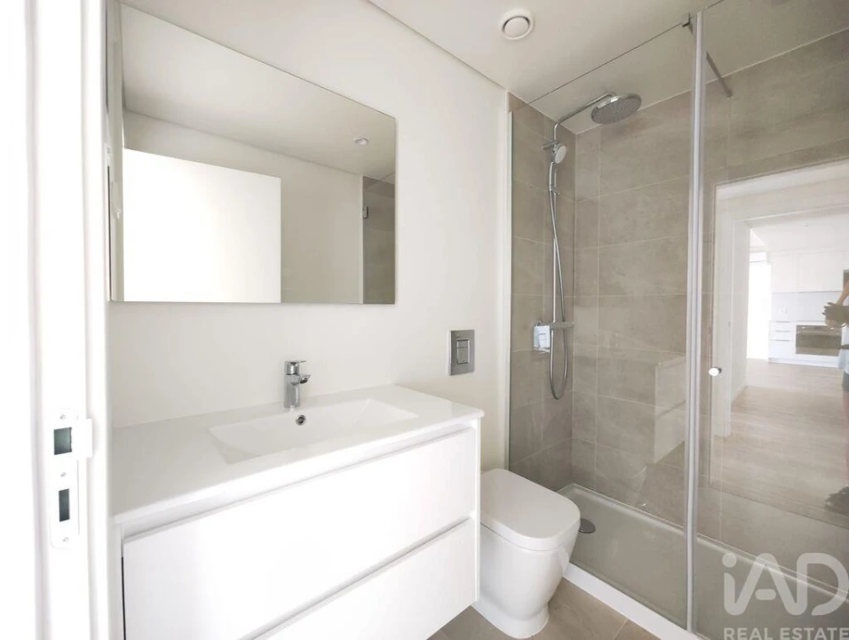 Apartamento T2 para Arrendamento em Algés, Linda-A-Velha e Cruz Quebrada-Dafundo Foto 11