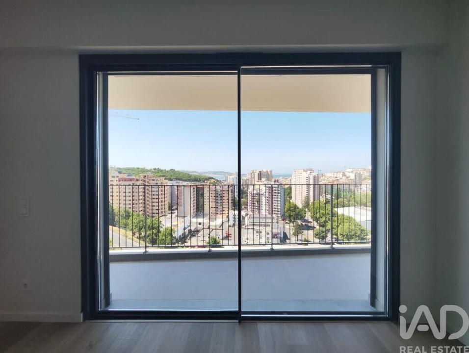 Apartamento T2 para Arrendamento em Algés, Linda-A-Velha e Cruz Quebrada-Dafundo Foto 7