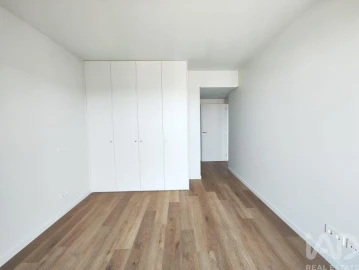 Apartamento T2 para Arrendamento em Algés, Linda-A-Velha e Cruz Quebrada-Dafundo