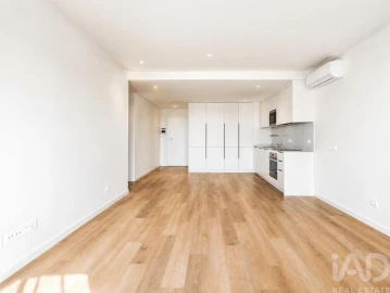 Apartamento T2 para Arrendamento em Algés, Linda-A-Velha e Cruz Quebrada-Dafundo