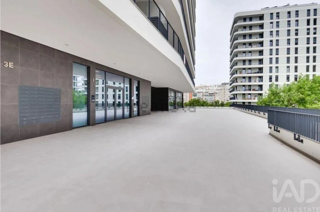 Apartamento T2 para Arrendamento em Algés, Linda-A-Velha e Cruz Quebrada-Dafundo Foto 19