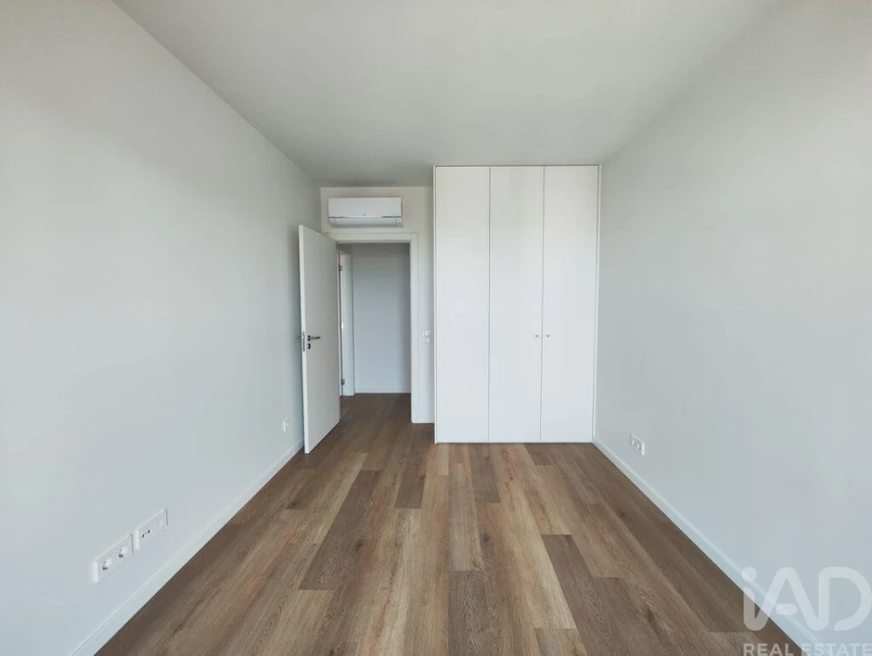 Apartamento T2 para Arrendamento em Algés, Linda-A-Velha e Cruz Quebrada-Dafundo Foto 14