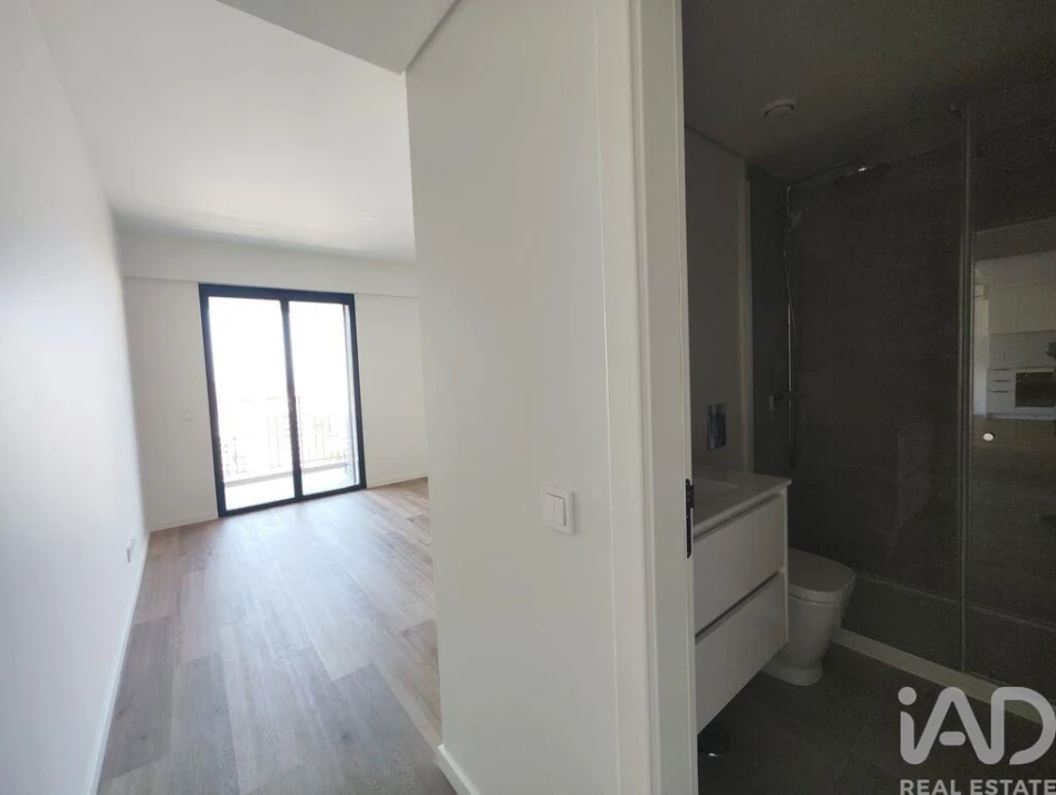 Apartamento T2 para Arrendamento em Algés, Linda-A-Velha e Cruz Quebrada-Dafundo Foto 10