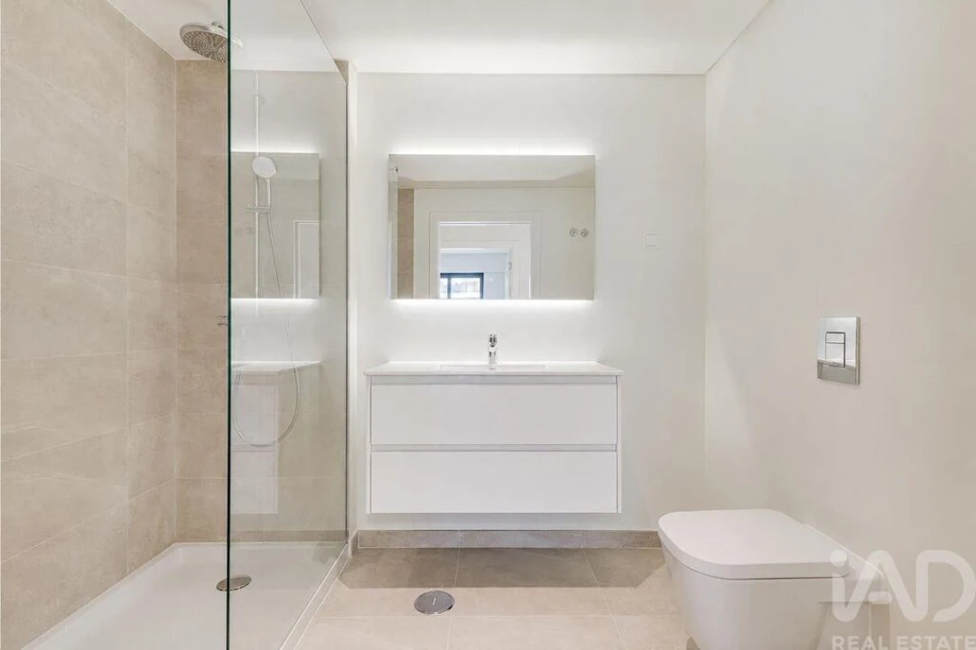 Apartamento T2 para Arrendamento em Algés, Linda-A-Velha e Cruz Quebrada-Dafundo Foto 5